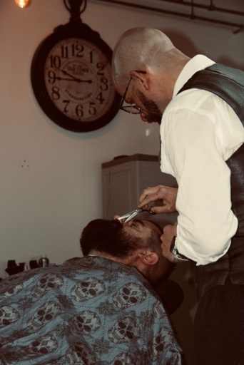 Coupe + Barbe – Shampooing & Rasage shavette – 75 min | 94 CHF