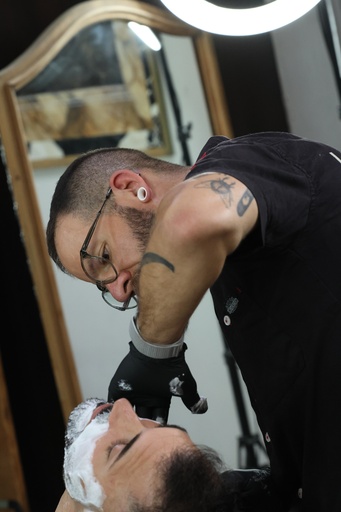 Coupe + Rasage Visage – Shampooing & Shavette – 65 min | 84 CHF