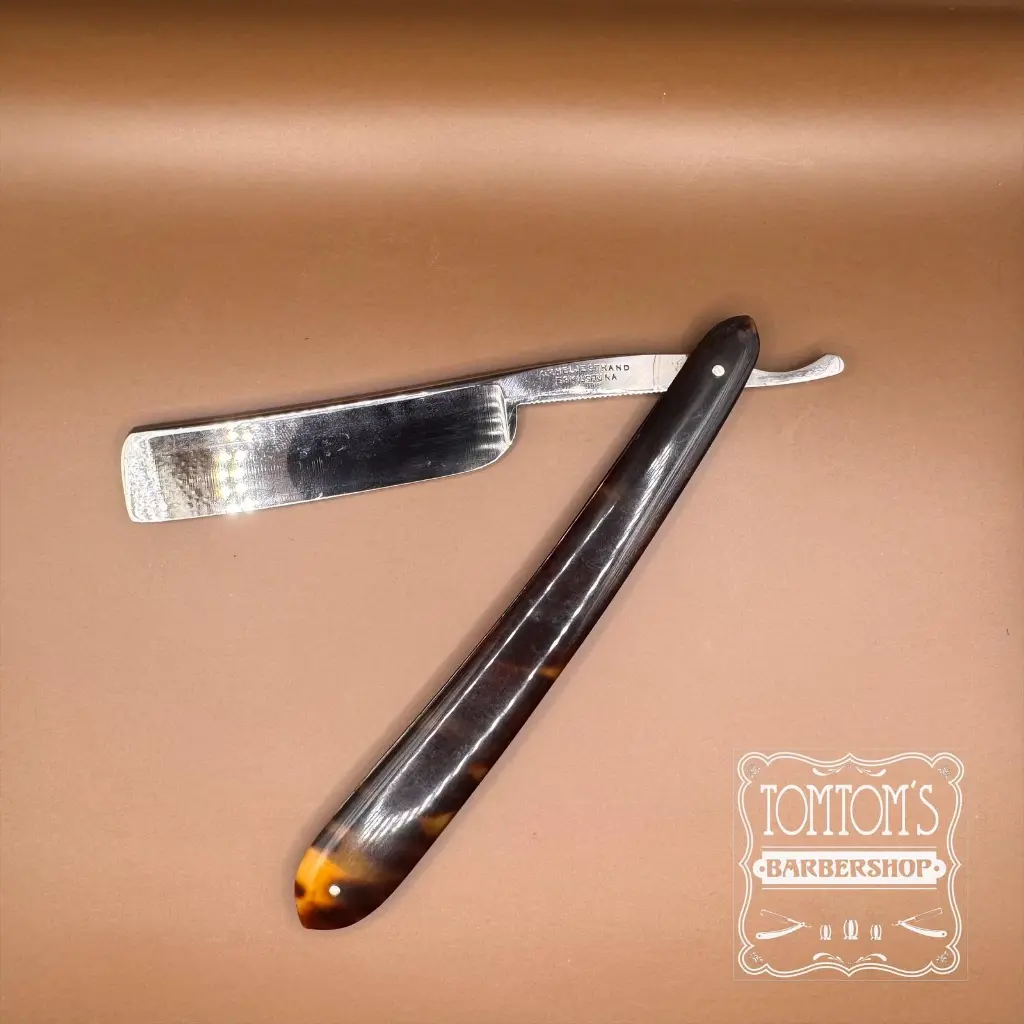 C.V. Heljestrand écaille.webp