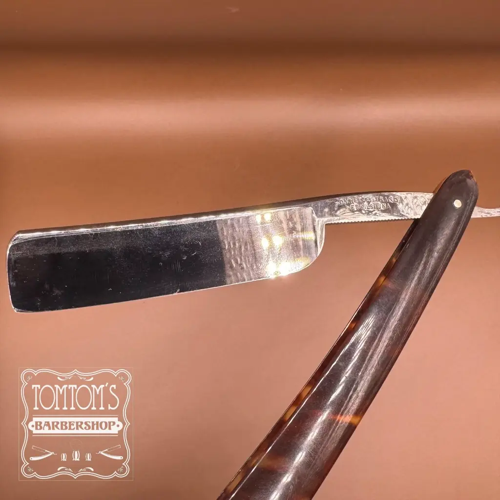 C.V. Heljestrand écaille (2).webp