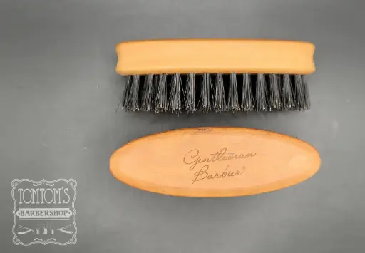 [GB-BROSSE-POIRIER-BARBE] Brosse à barbe en poirier – poils de sanglier