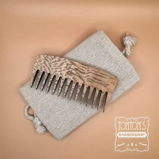 [GB-PEIGNE-BOIS-POCH-01] Peigne à barbe en bois GB